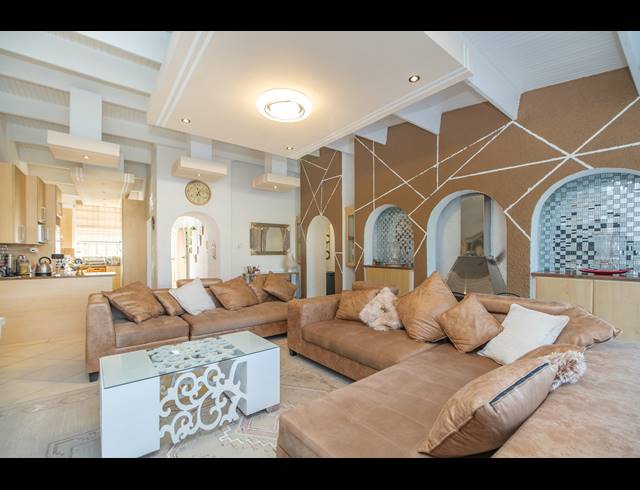 3 BEDROOM PENTHOUSE FOR SALE IN BLACKHEATH
